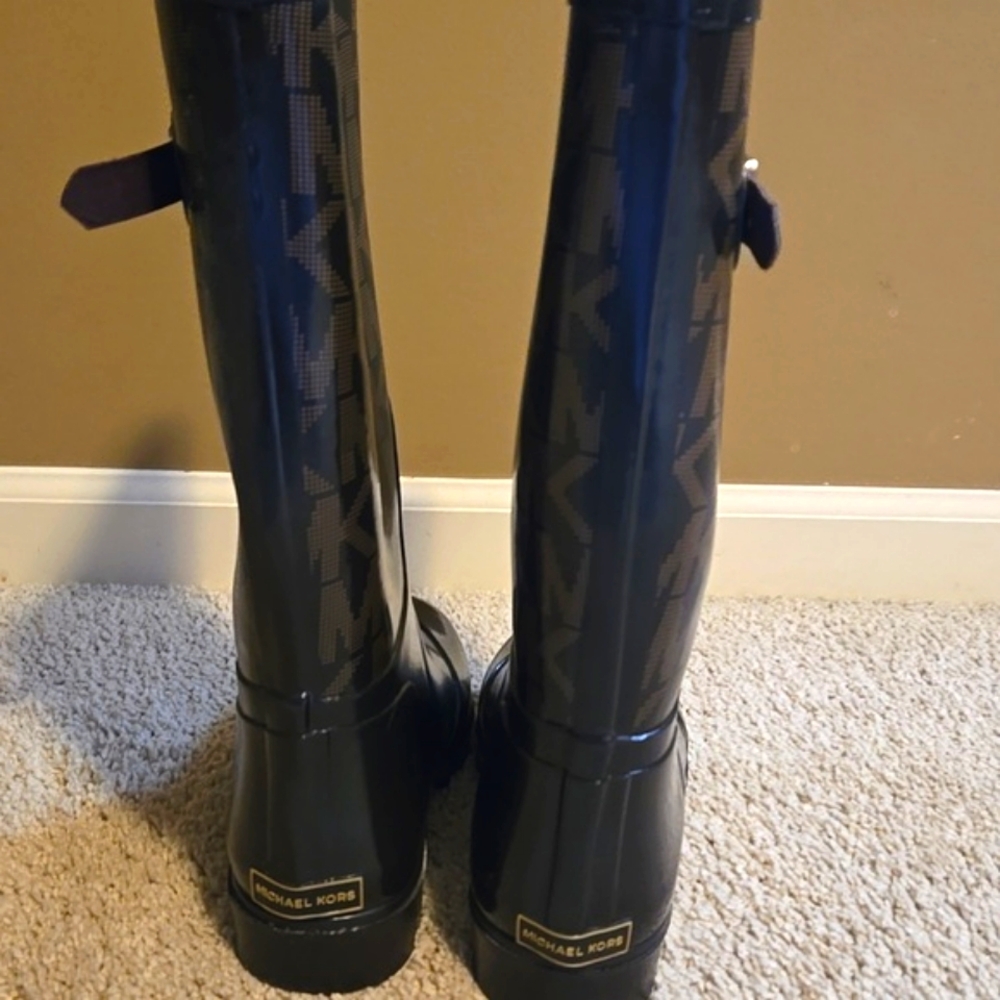 EXCELLENT Michael Kors tall rain boots size 6M brown/tan .. fashion forward - Picture 5 of 10